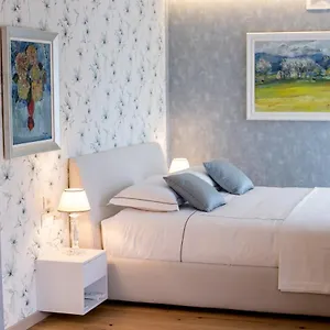 seven-luxury-suites-apartments.hotels-in-tirana.com/