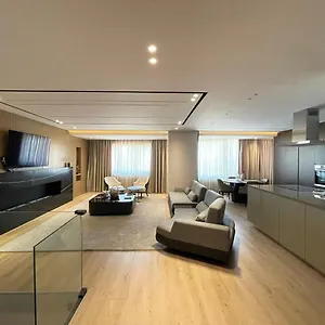  شقة Luxury Lake View Duplex With Indoor Fireplace